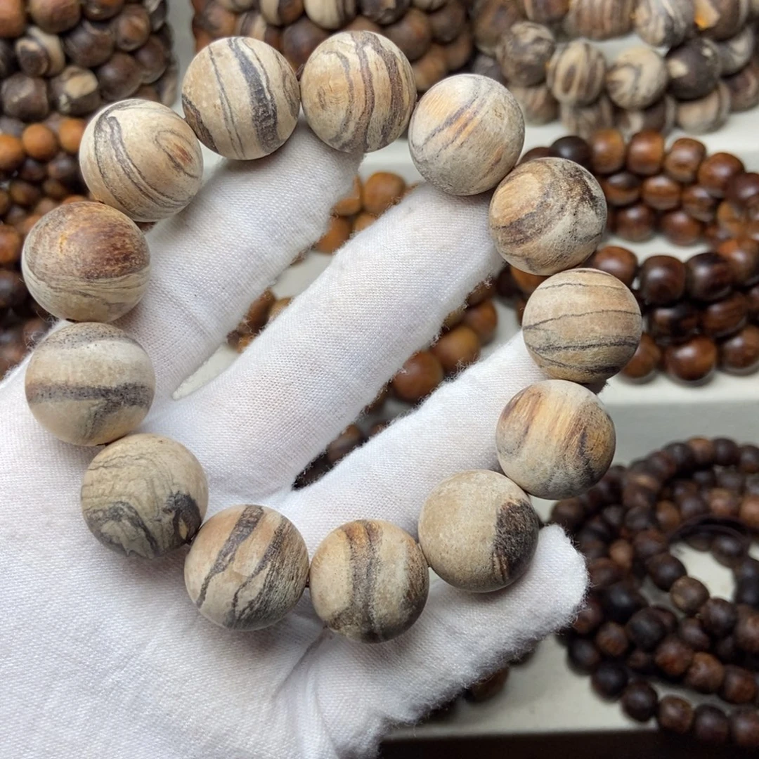 贡木福利1.8妖花手串