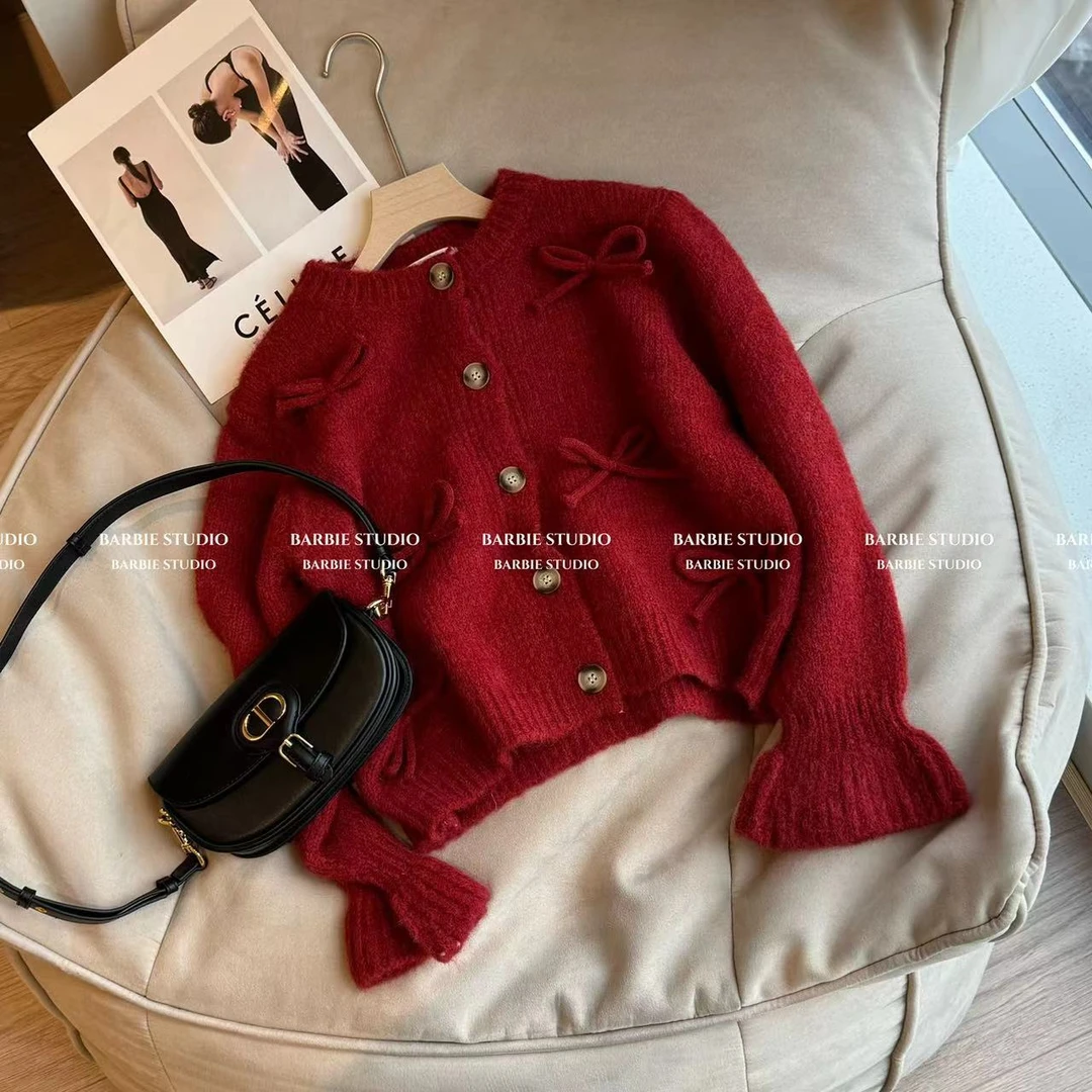 婷婷推荐【初春悸动】韩版设计感轻奢立体蝴蝶结圆领毛衣8333