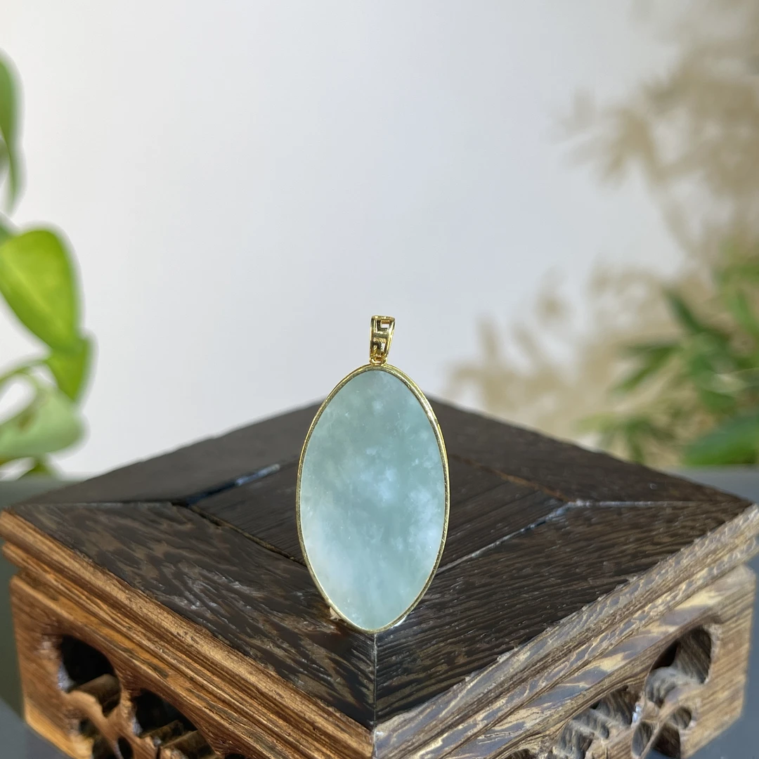 JXA21-239 天然翡翠缅甸A货 18K镶嵌无事牌