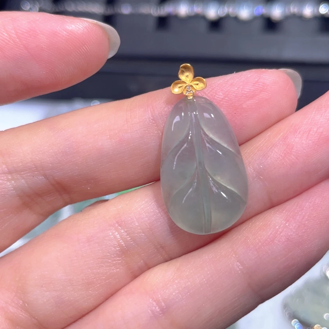颈饰18K金镶嵌翡翠翡翠