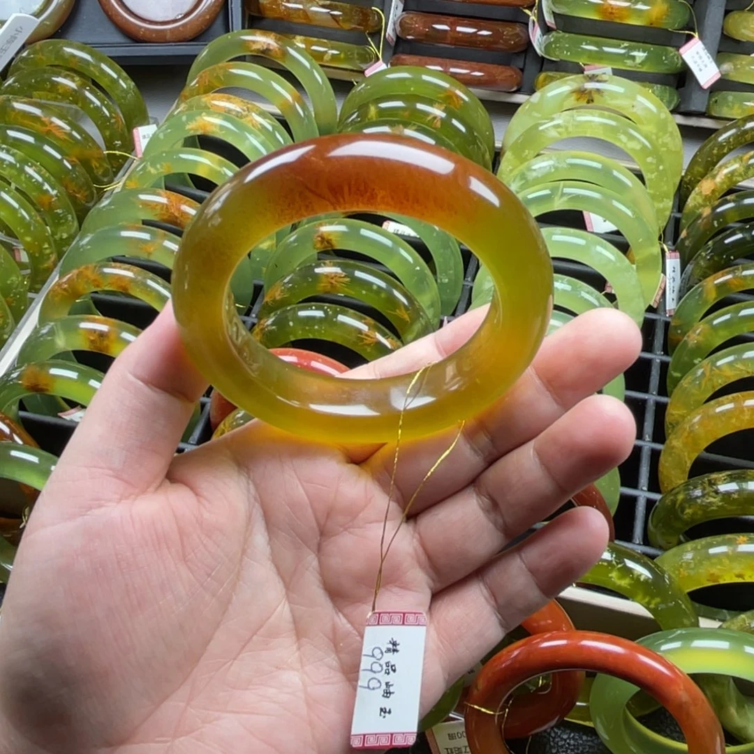 未镶嵌蛇纹石玉手镯有瑕