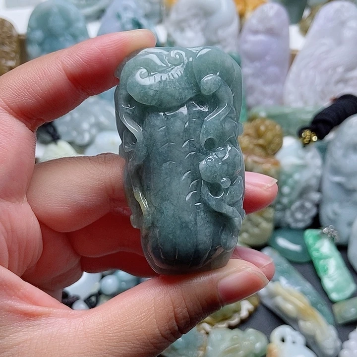 翡翠未镶嵌颈饰翡翠