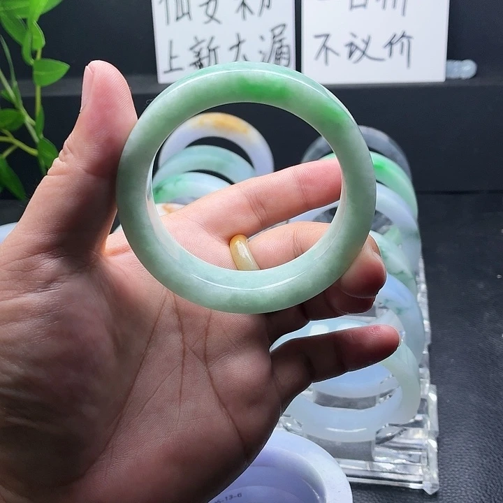 定制翡翠未镶嵌翡翠阳绿甜绿