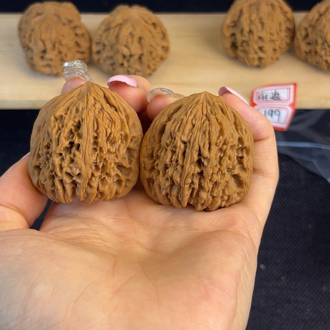 文玩核桃吊坠^****边核桃