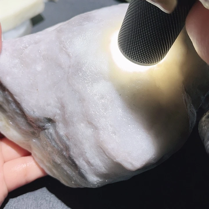 和田玉（糖玉）未镶嵌珠宝奇石