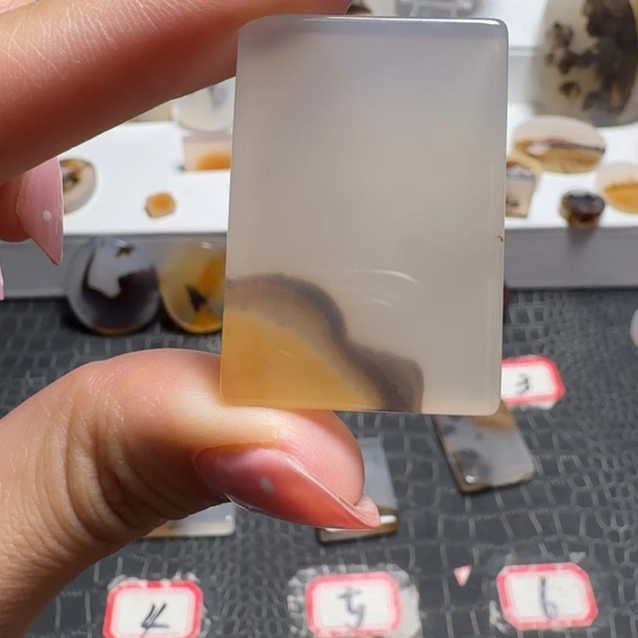 玛瑙/玉髓未镶嵌珠宝奇石