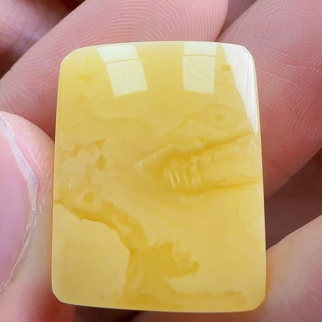 未镶嵌琥珀珠宝奇石