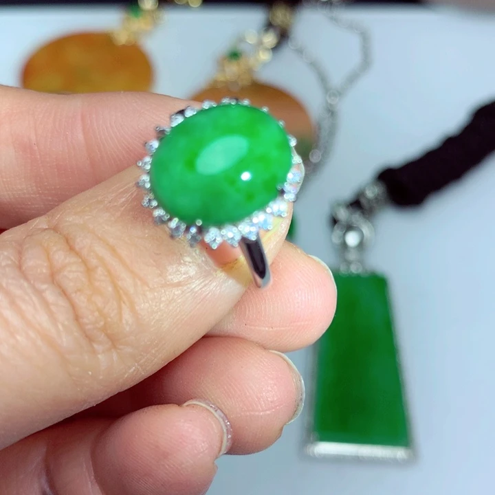 翡翠吊坠(不含链)未镶嵌