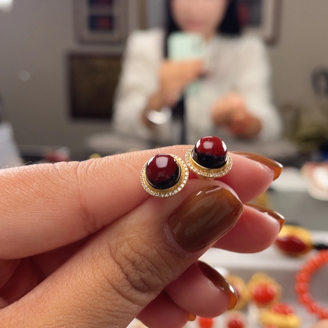 人***人南红玛瑙未镶嵌南红玛瑙