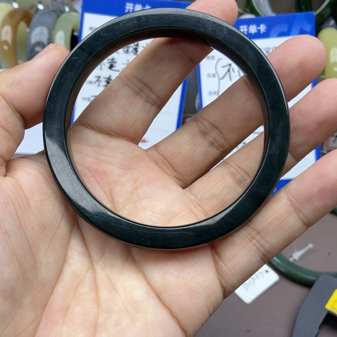 和田玉手镯未镶嵌玄*64