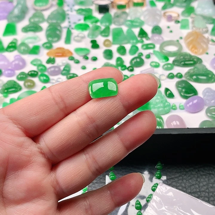 翡翠颈饰未镶嵌M**H翡翠