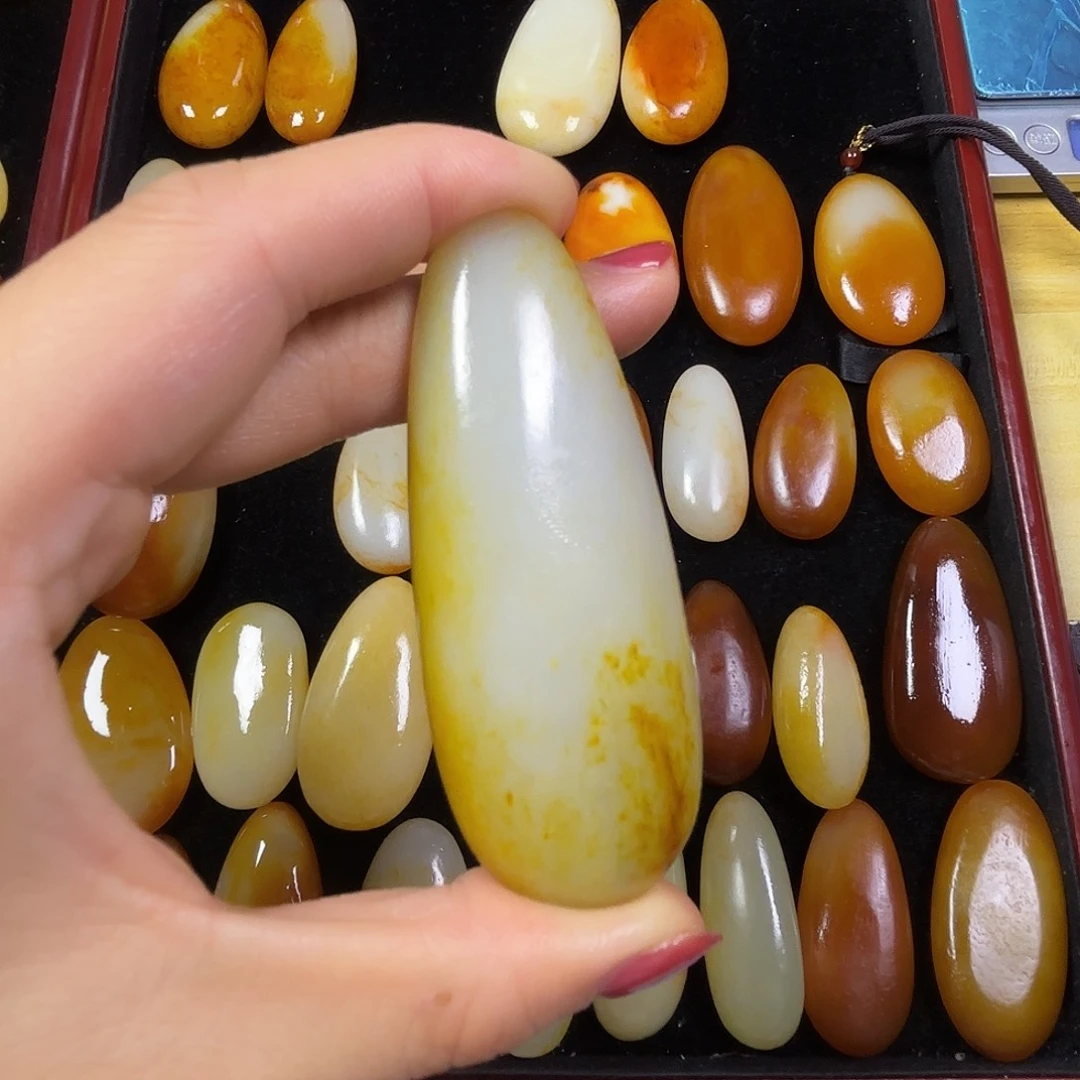 ****长颈饰未镶嵌和田玉
