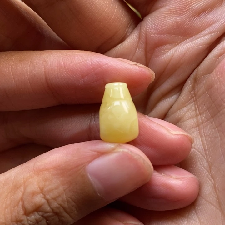 琥珀未镶嵌裸石蜜蜡