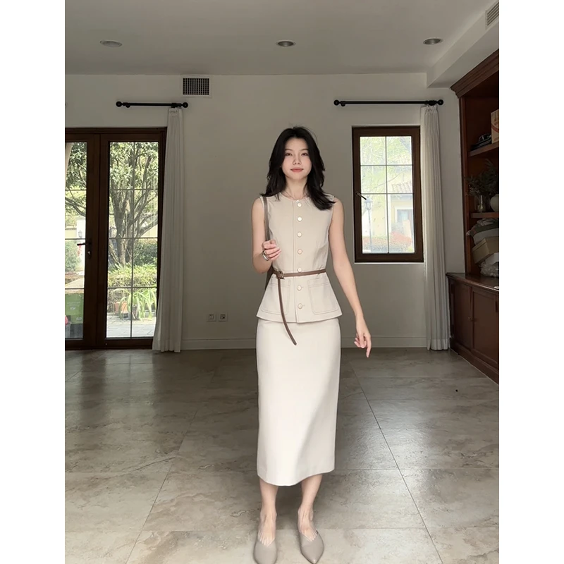 郭九九呢 气质撞色西装无袖上衣（含腰带）直筒半身裙 G925A04004