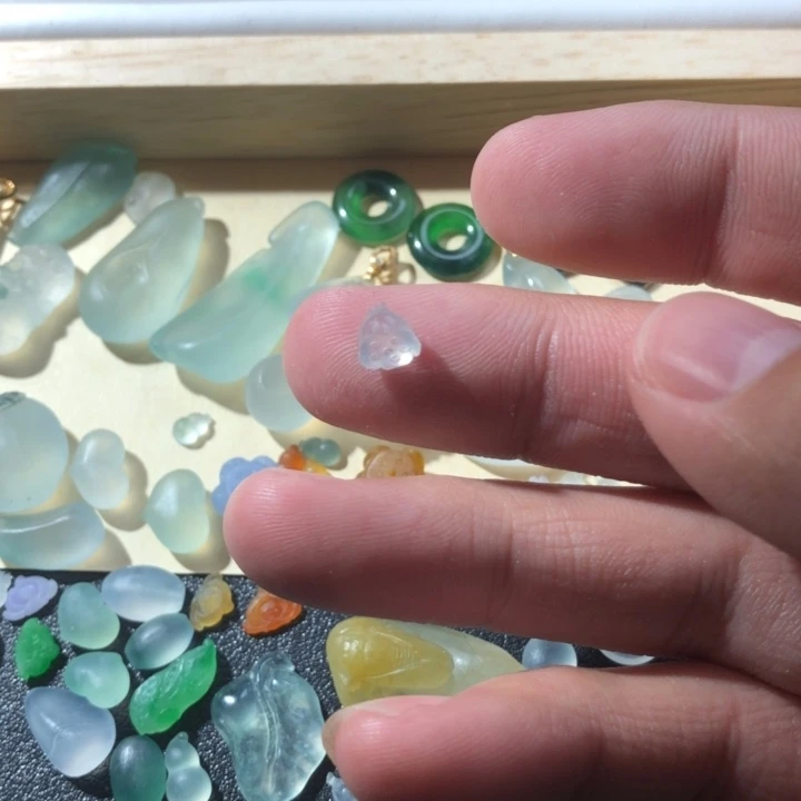 定制翡翠未镶嵌挂件