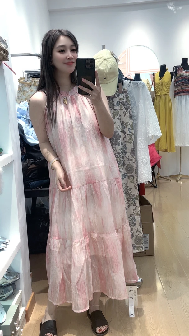 粉色无袖挂脖中长连衣裙女夏季绝美气质海边度假裙