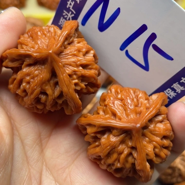 文玩核桃把件三棱37