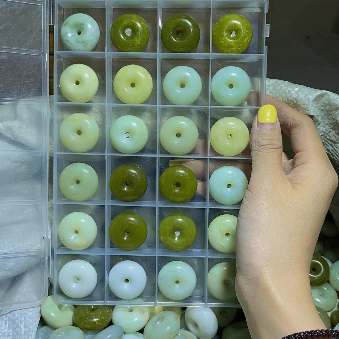 蛇纹石玉未镶嵌其他如**姐64