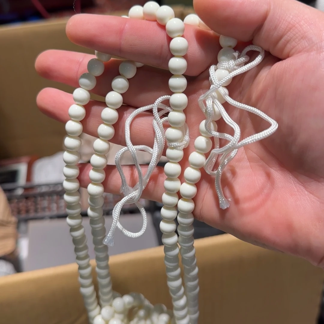 灰色的小裙子的衣服都