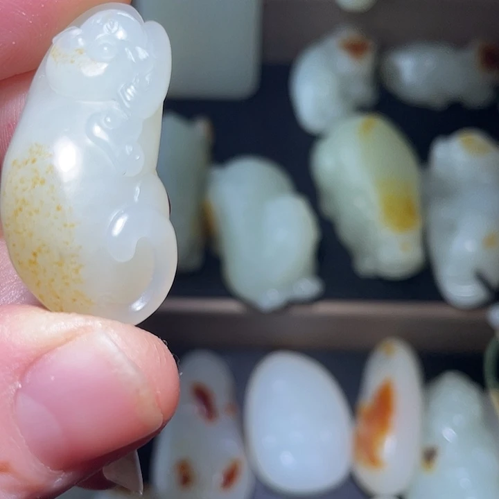 和田玉未镶嵌车挂