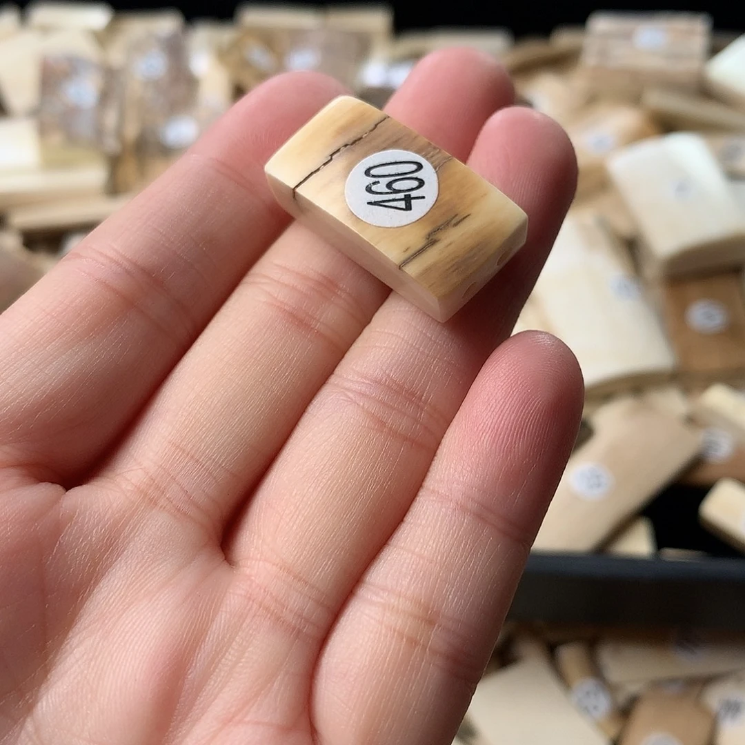 泥塑不打孔联系客服