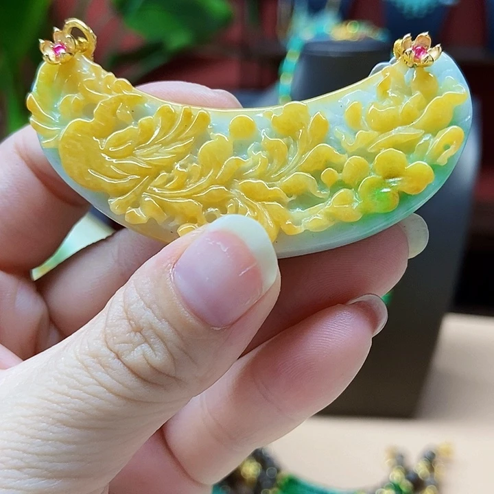 翡翠未镶嵌颈饰吊坠