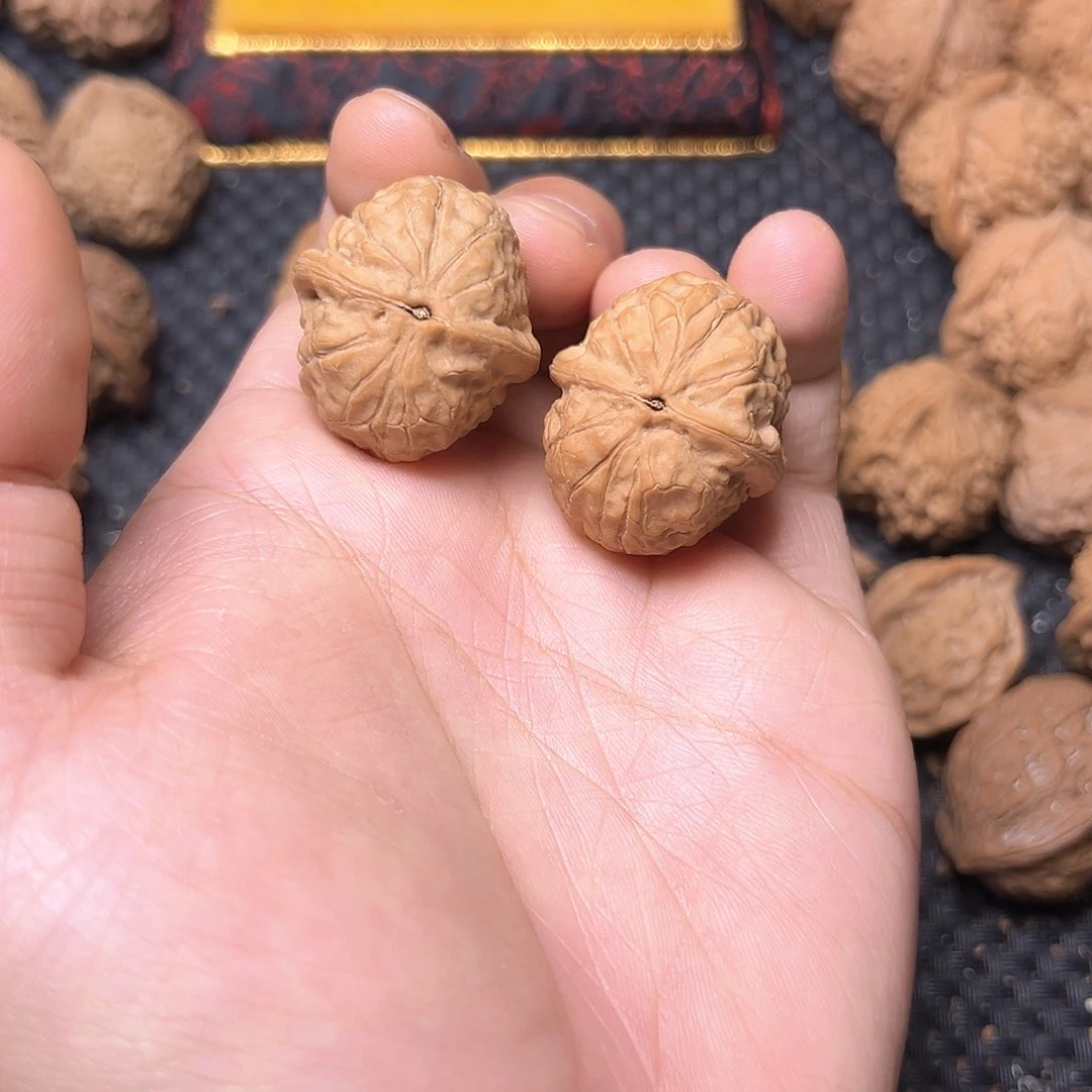 倒***酒吊坠文玩核桃野生