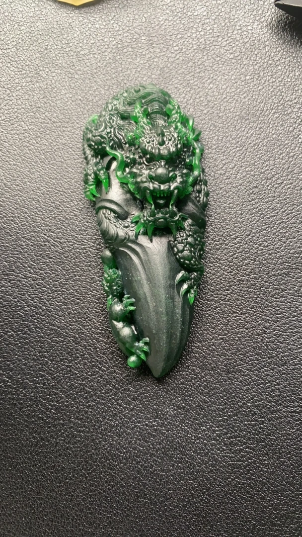 天然翡翠A货翡翠龙牙