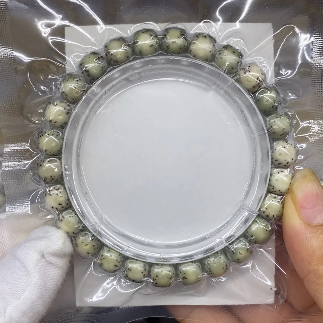 吊坠星月菩提石玉料9/8小通体福利款