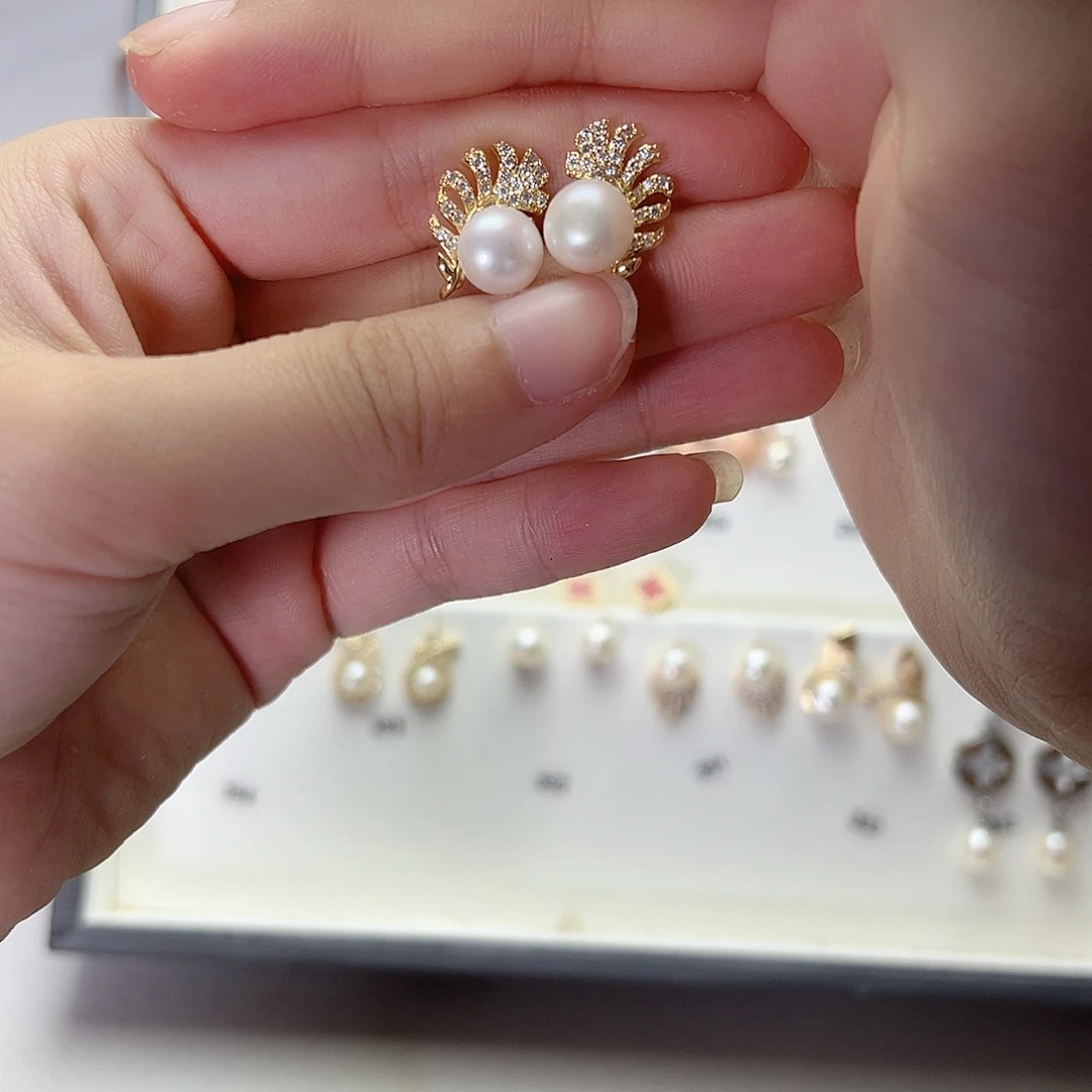 淡水珍珠银S925镶嵌耳饰