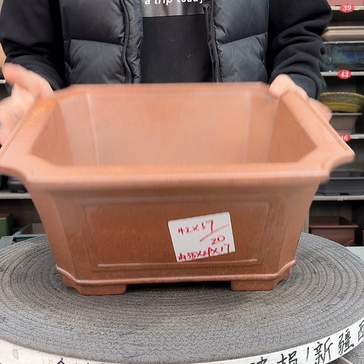 紫砂花盆山**人紫砂的颜色很好看呀