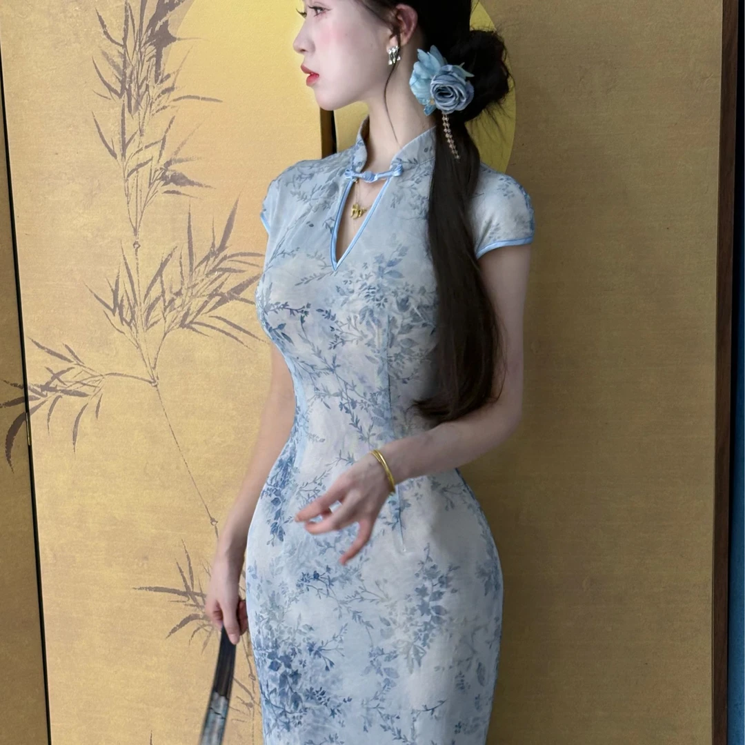 LHMknk1画报夫人原创自制植绒烧花新中式淡蓝旗袍 旗袍款蓝珠心