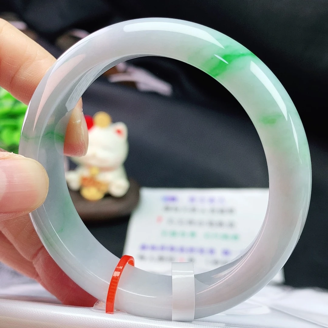 翡翠手镯未镶嵌55轮胎