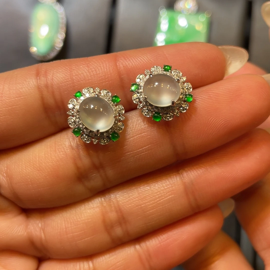 翡翠颈饰18K金镶嵌耳钉