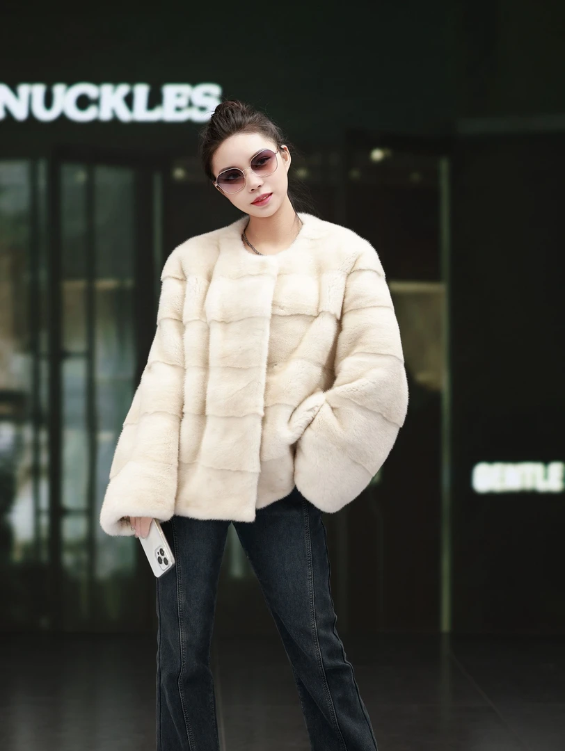 2025进口天鹅绒水貂皮草休闲工艺圆领横排外套冬5A-D3-111