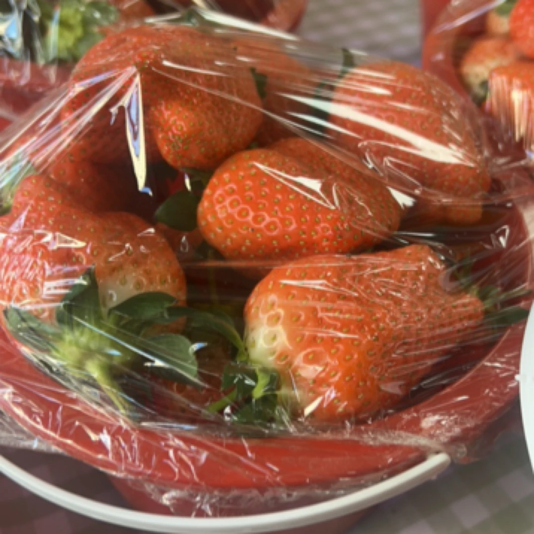香野草莓一桶 2 斤左右山东本地香野