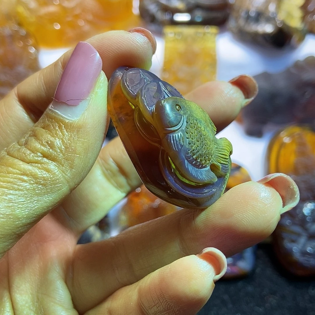 琥珀颈饰未镶嵌鱼