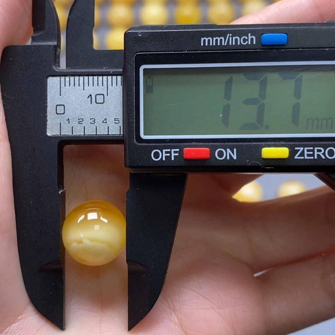 琥珀未镶嵌裸石纯天然