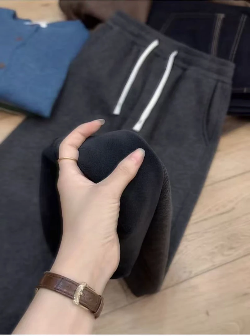 七言家冬天的第一条加绒裤 # 显瘦遮胯直筒糯米裤 @