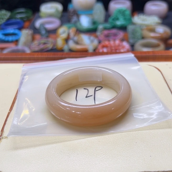 未镶嵌手镯石英质玉一****?129