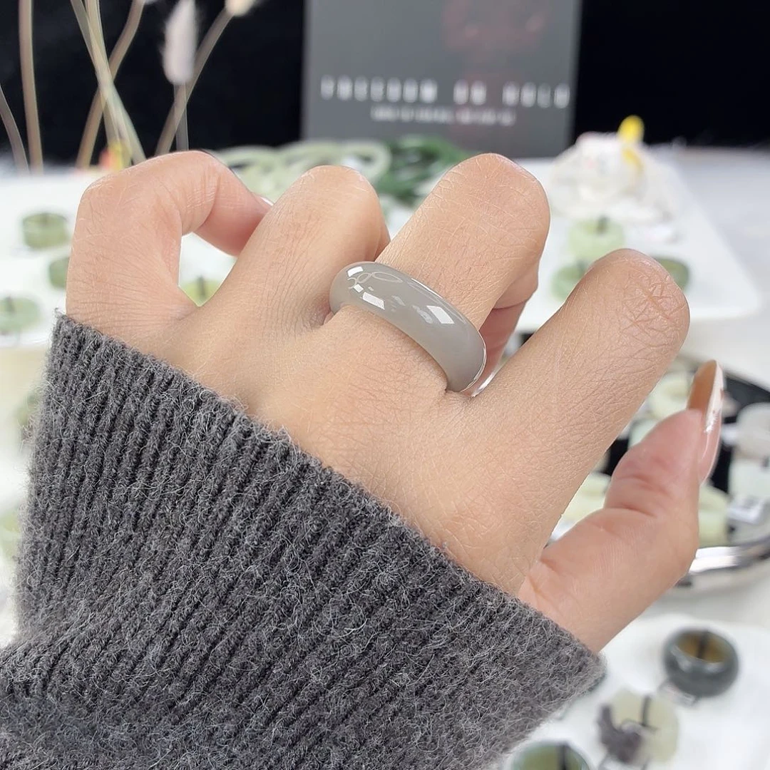 和田玉未镶嵌戒指i16高级灰轮胎18.8不退换