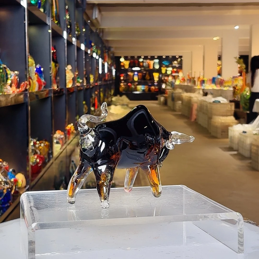 茶宠琉璃塔和塔顶建筑