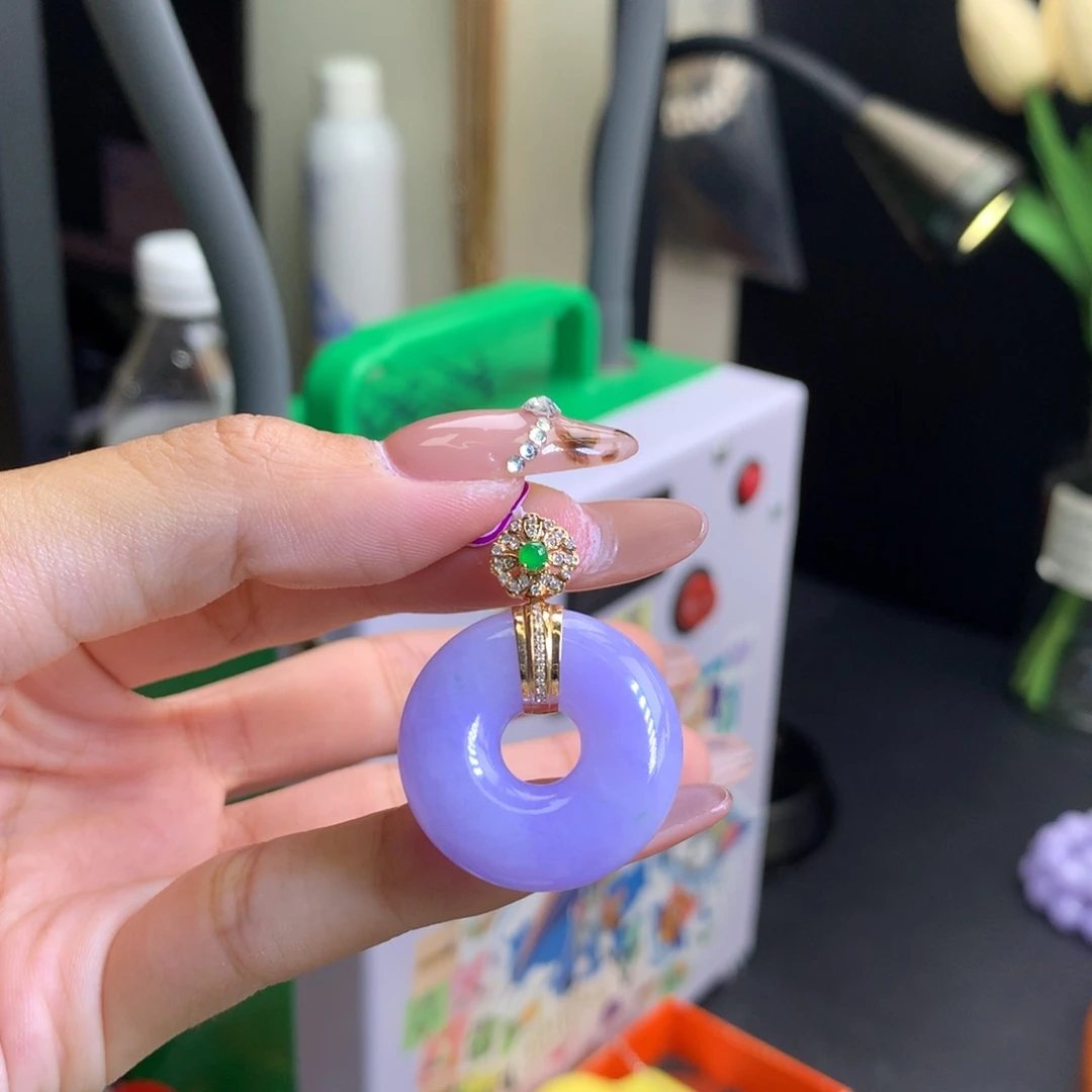 翡翠18K金镶嵌颈饰