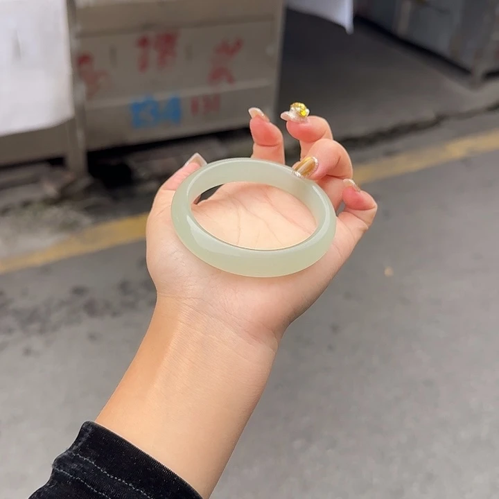 东陵石未镶嵌手镯