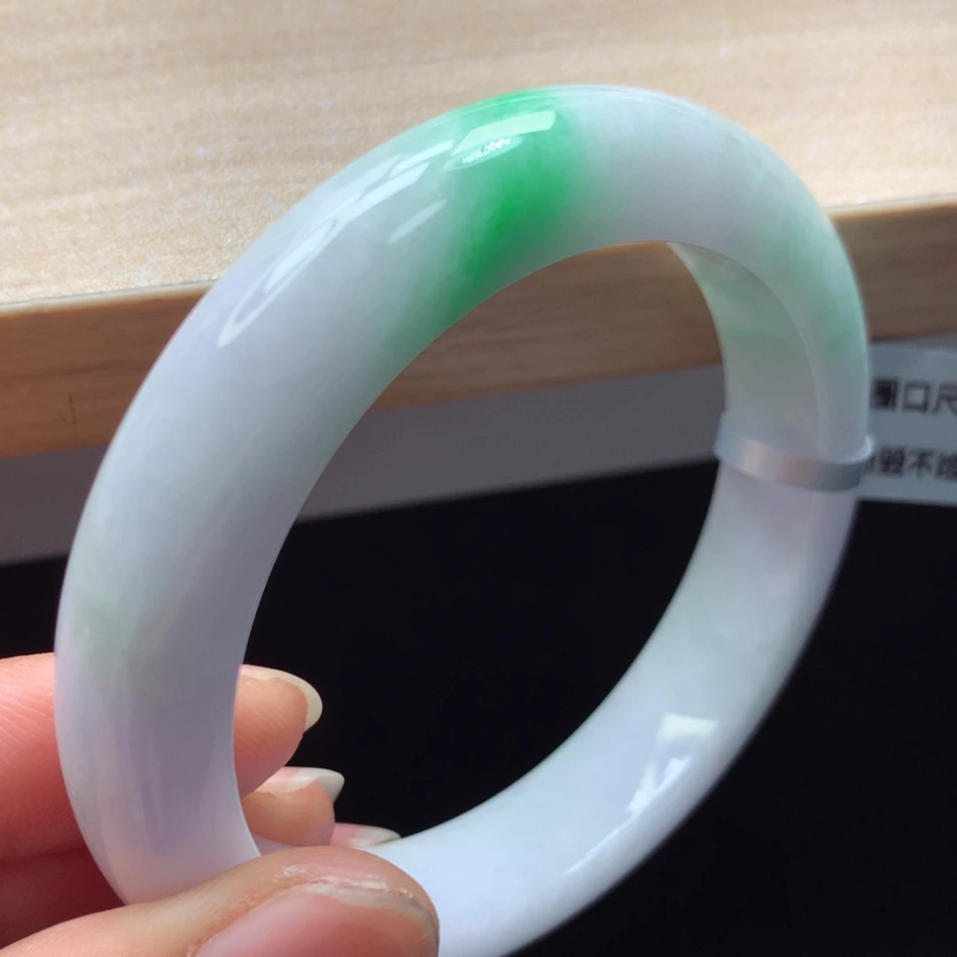 未镶嵌手镯翡翠手镯