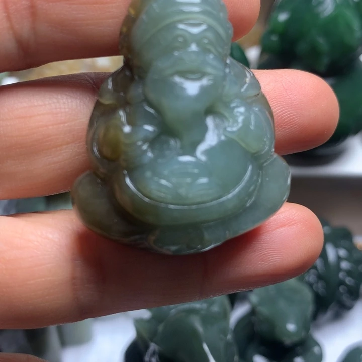 彩***煌和田玉未镶嵌颈饰