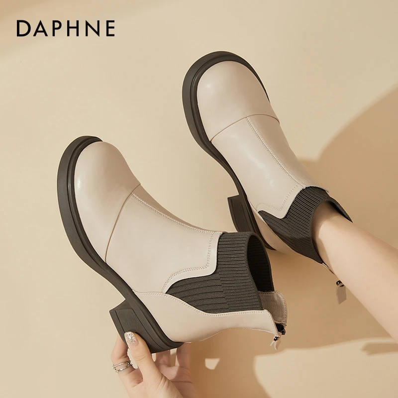 达芙妮高级感炸街小短靴今年流行的靴子2025新款秋冬女鞋马丁靴女