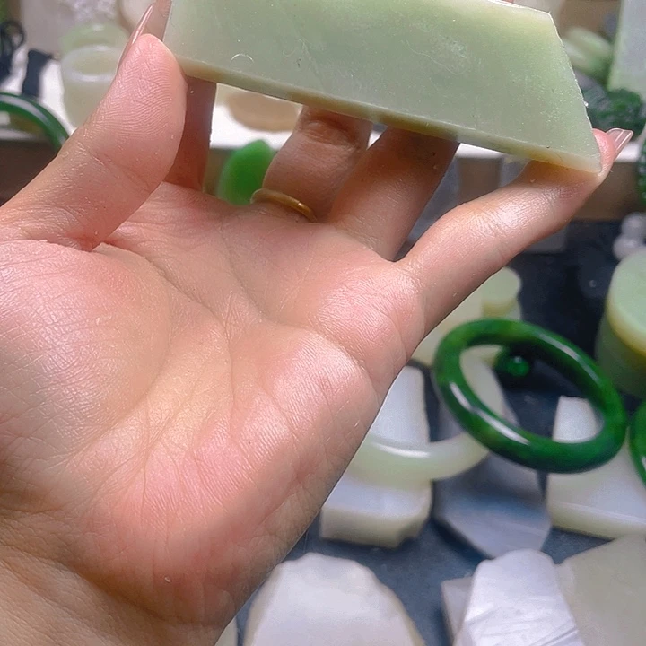 和田玉未镶嵌珠宝半成品