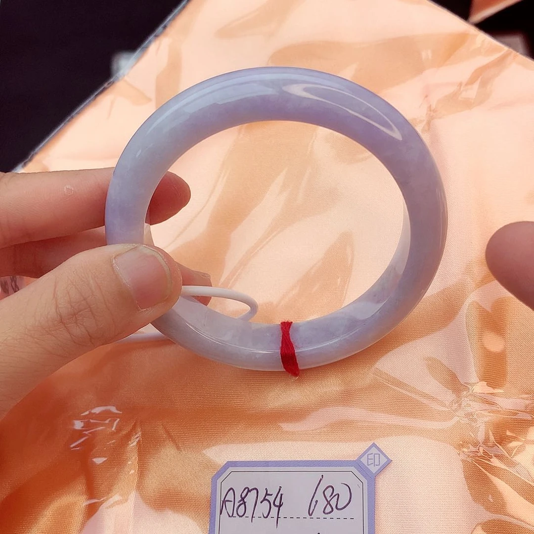 翡翠手镯未镶嵌翡翠