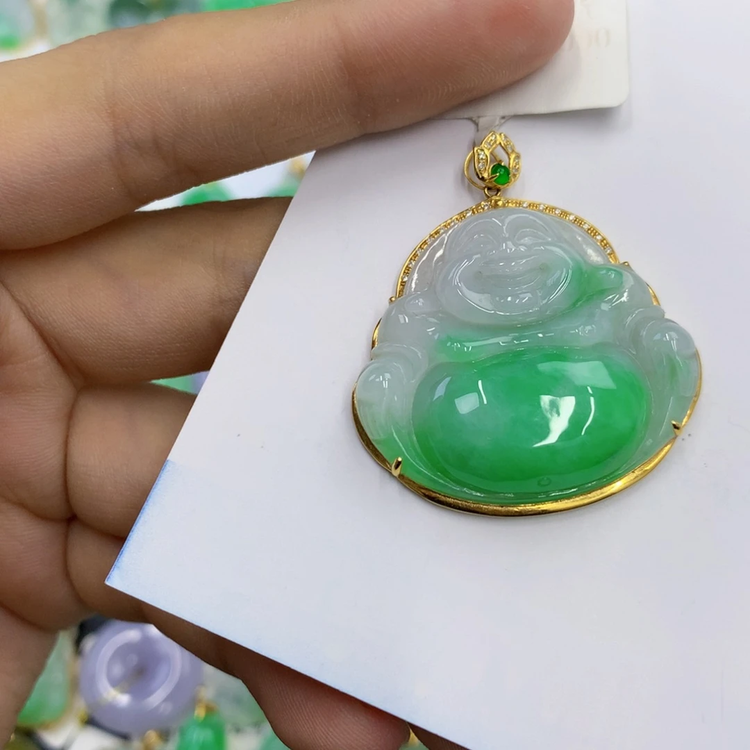 翡翠18K金镶嵌颈饰翡翠